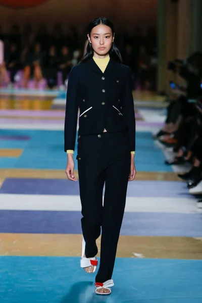 Look 8